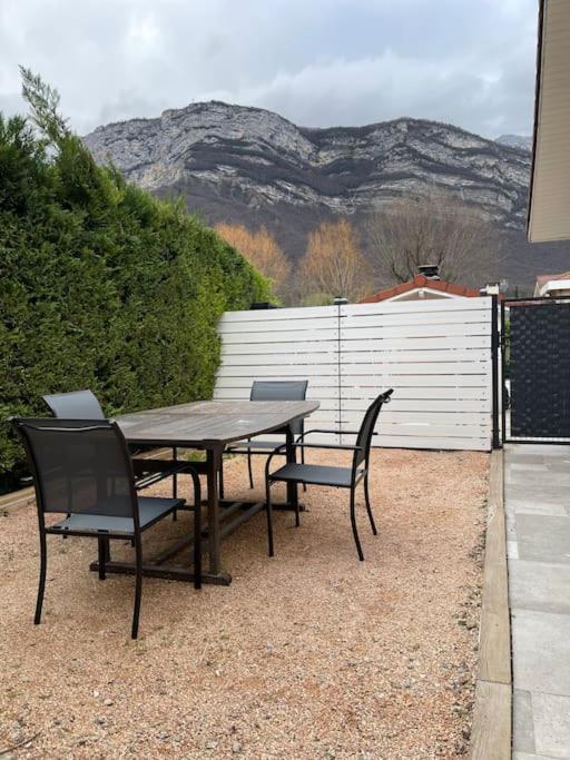Grenoble Sud Varces Suite Privatisee Au Pied Des Montagnes Varces-Allieres-et-Risset Exterior foto